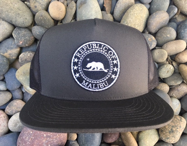 Republic of Malibu - Surfbear® premium trucker